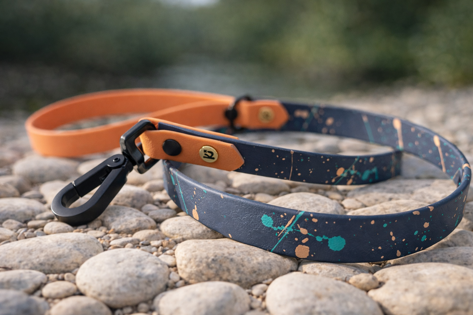 Laisse paint'ki bleu kérosène et beige savane – Image 2